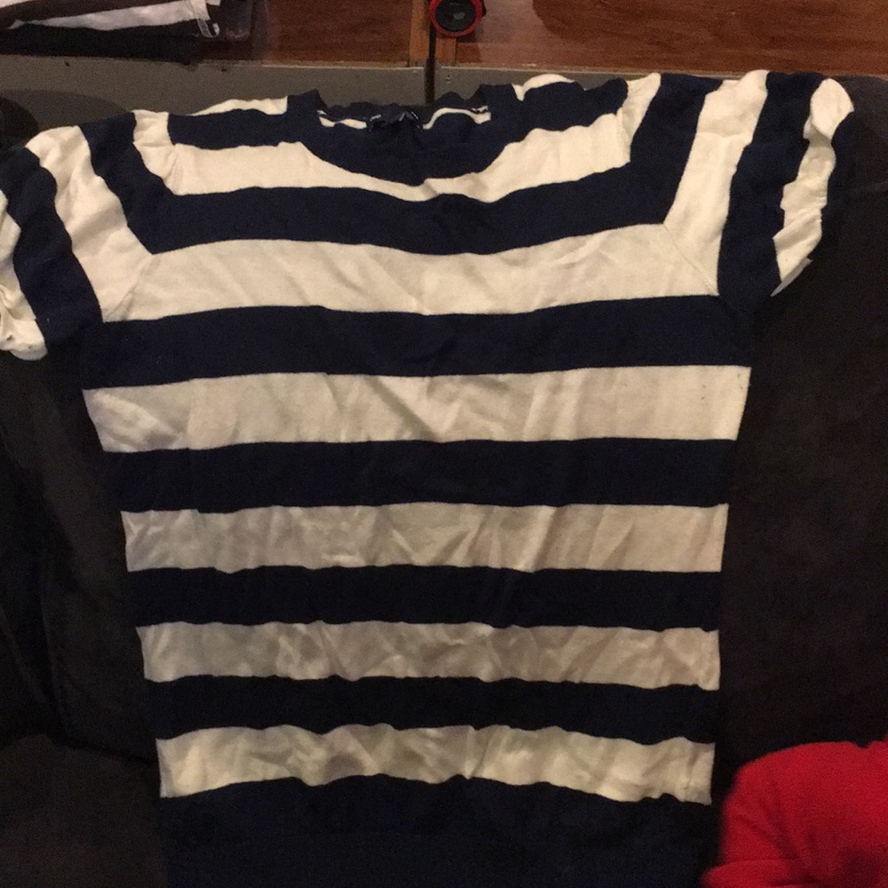 Short sleeve sweater